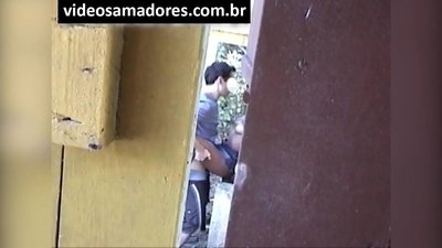 أفلام المتلصص زوجين شابين يمارسان الجنس حتى يكتشف لقطات فيديو